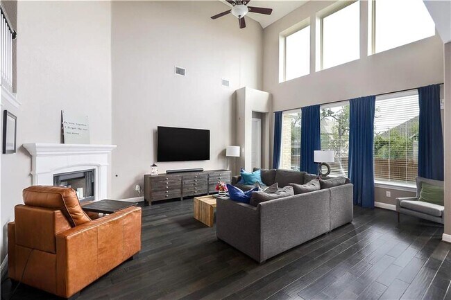 Photo - 1408 Saddlespur Ln