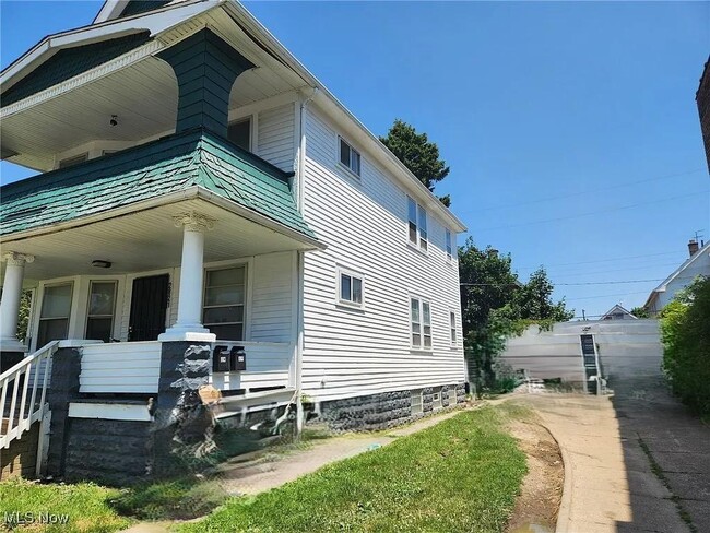 Photo - 2821 E 122nd St