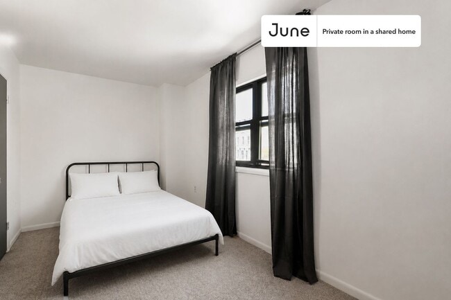 Building Photo - Room in Shared 5 bed/3 bath home in Logan Circle