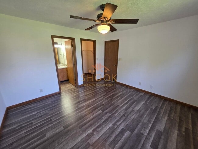 Photo - 3BR/2BA in East Side Lexington Farms!