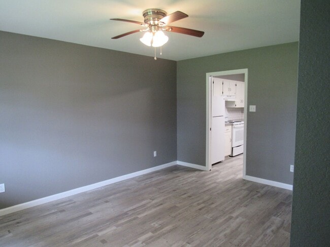 Photo - Contact Peggy  501 676 1758