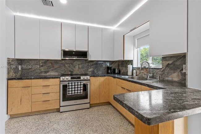 Photo - 340 Bamboo Rd