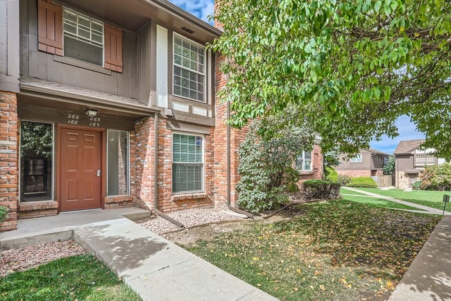 Building Photo - Evolve Real Estate: Stunning 2Beds/2 Baths, 1269 SQFT Condo with Two Assigned Parking Spots! Unit 265