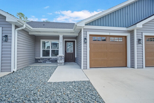 Photo - 117 Eiche Dr