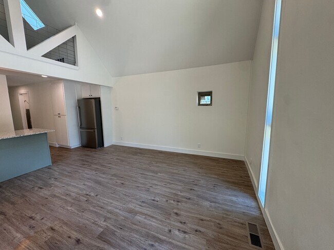 Photo - 1111 S Ray Ave