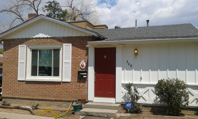 NOB HILL 2 bedroom 1 Bath 1271/SF UTILITIE... - NOB HILL 2 bedroom 1 Bath 1271/SF UTILITIE... Casa