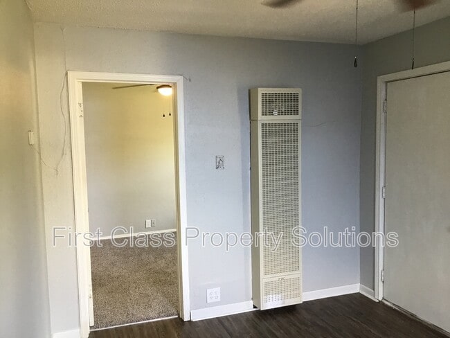 Photo - 2215 Cashion Pl