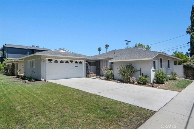 Building Photo - 5210 Ventura Canyon Ave Rental