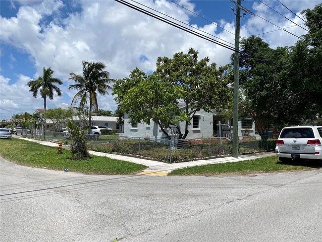 Photo - 350 SW 34th Ave Unidad -