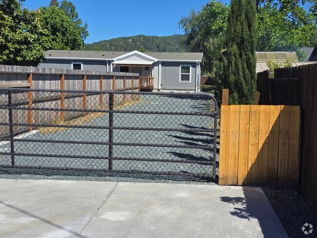 Building Photo - 3 bed 2 bath Family Home for Rent in Gran...