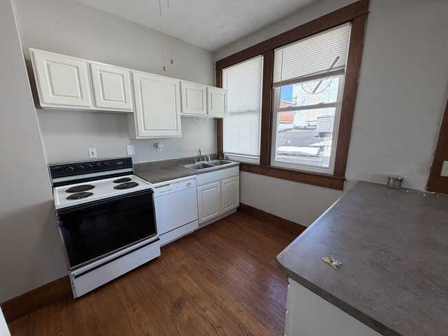 Photo - 112 1/2 W Jackson St Unit 1