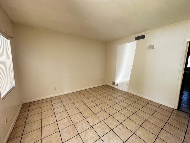 1315 SE Silver Springs Pl Unit 6