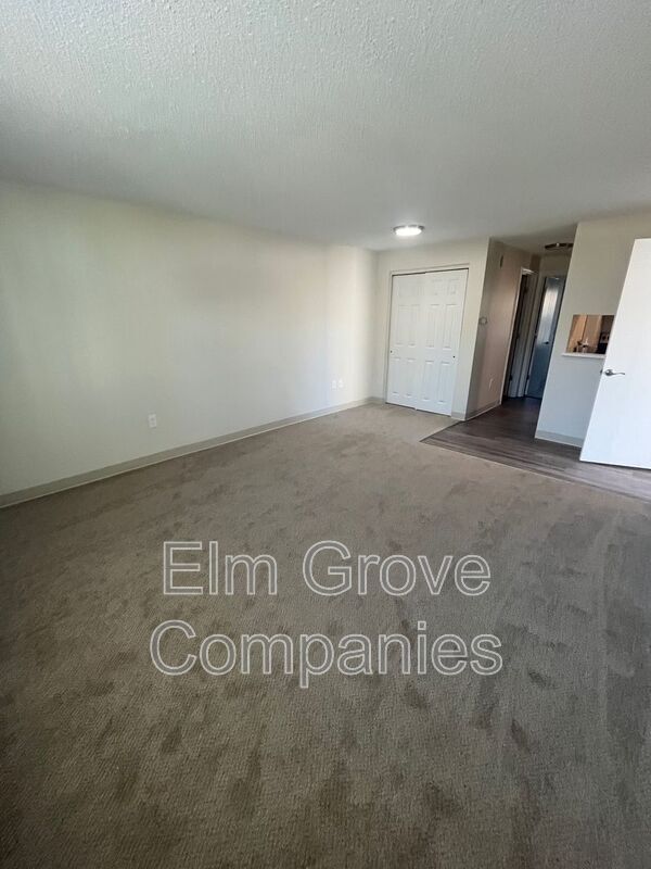 Photo - 19 Otter Brook Cir