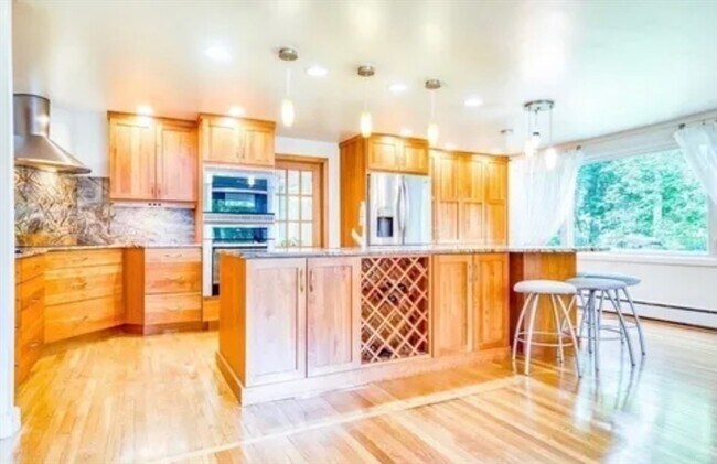 Photo - 18 Winchester Dr