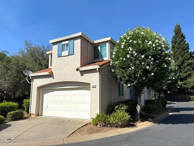 Photo - 3 Bed 2.5 Ba 2 Story 2 Car Garage in Folsom!