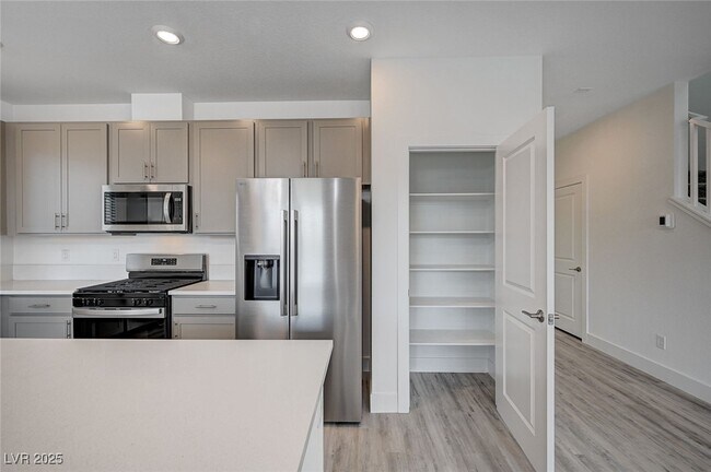 Photo - 5733 Avondale Rise Wy House