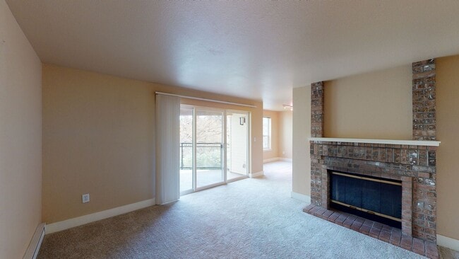 Photo - Gold Pointe condo! 2 Bed, 2 Bath Condo w/2 parking spaces, MOVE IN SPECIAL - Available NOW! Unit A-202