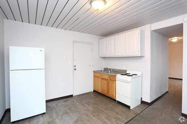 1BR, 1BA - 450 SF Remodeled