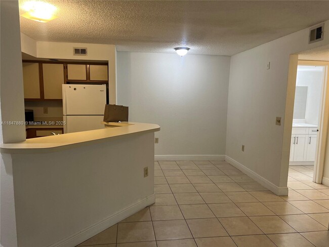 Building Photo - 643 Vista Isles Dr Unit 1814 Rental