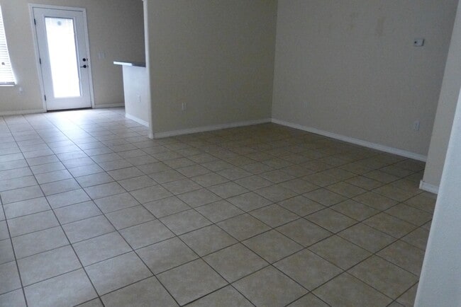 Photo - 1221 E 14th St Unidad B