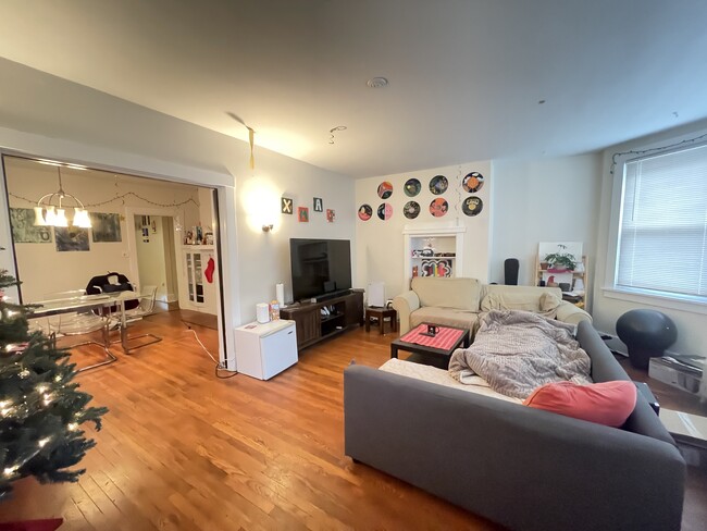 Building Photo - 539 S Aiken Ave Unit 1