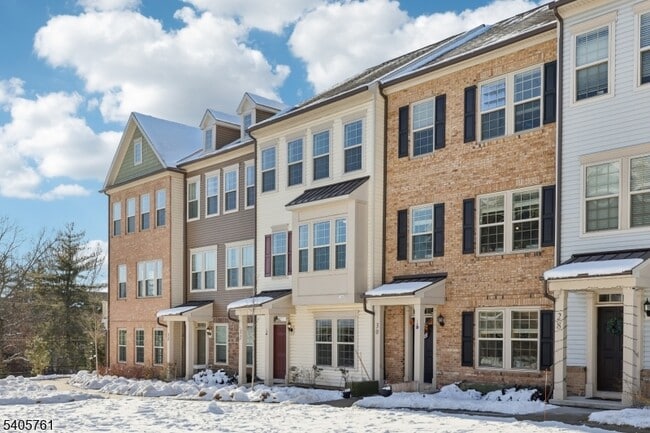 Photo - 32 Cortland Ct