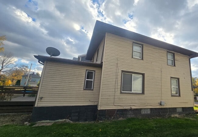 Photo - 540 Blaine Ave