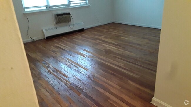 Building Photo - 2408 28th St Unit F2 Rental