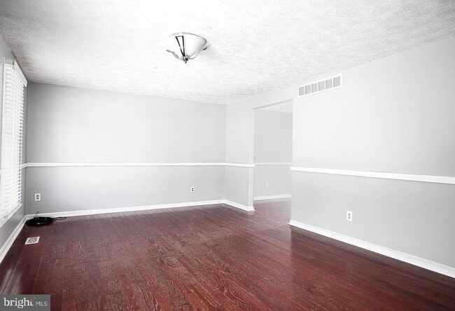 Photo - 703 E Broadway