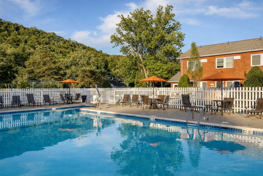 The Cliffside Pool