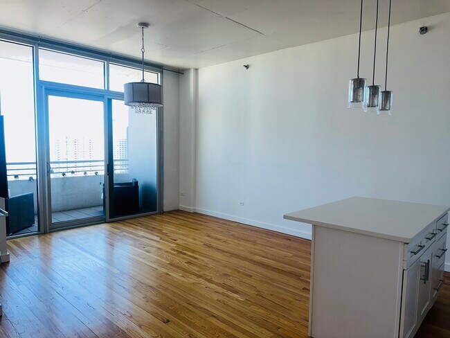 Photo - 1720 S Michigan Ave