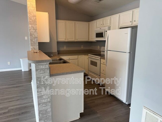 Photo - 6109 Hedgecock Cir