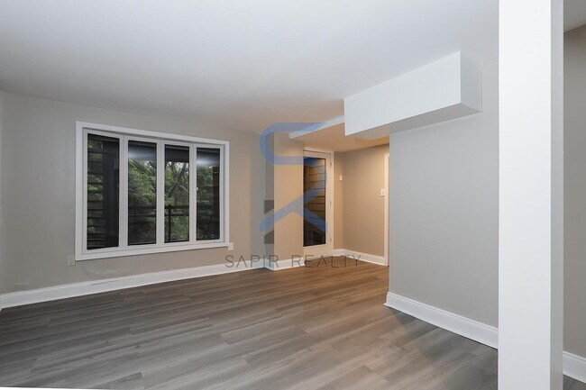 Photo - 916 Greenwood Ave NE Unit B