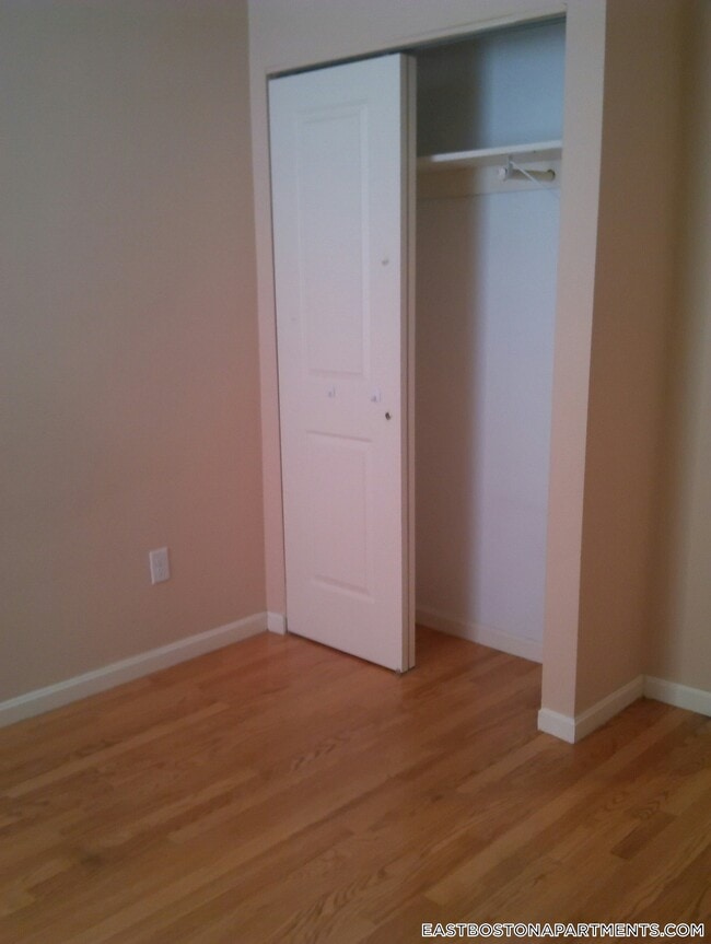 Photo - 52 Brooks St Unit 1