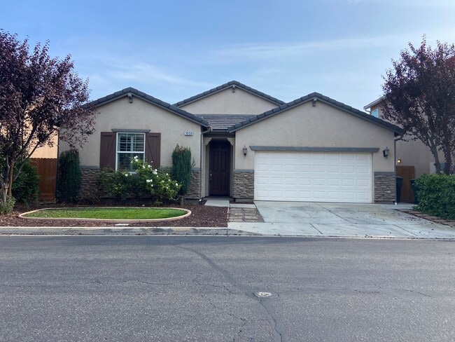 Home located in the Avalon Gated community... - Home located in the Avalon Gated community...