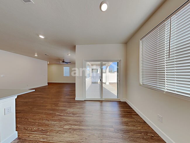 Photo - 2010 N Oconner Ave