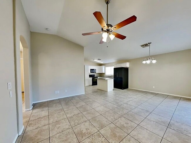 Photo - 6030 W Illini St