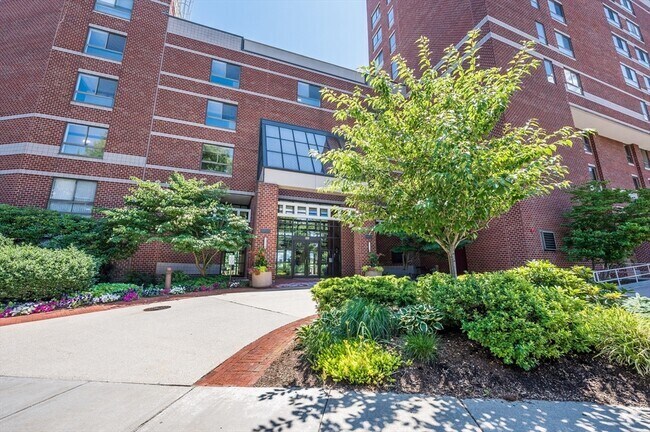 Building Photo - 199 Coolidge Ave Unit 113 Rental