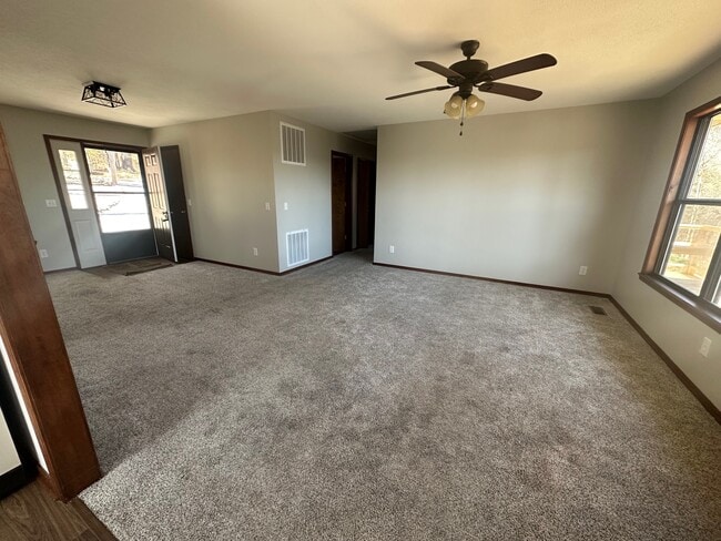 Photo - 732 Jason Cir