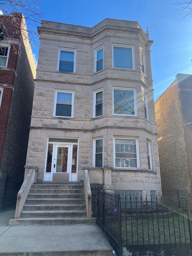 Photo - 6327 N Lakewood Ave Apartment Unit 2