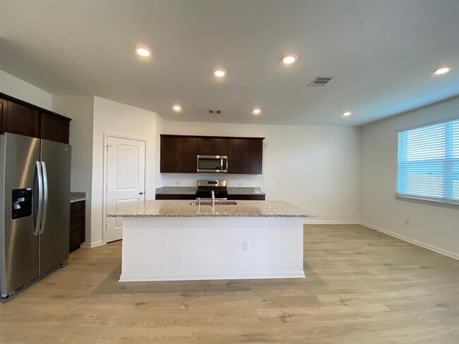 Photo - 217 Saide St