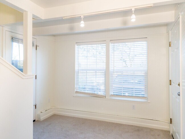 Photo - 961 Central Ave Unidad 961 Central Ave - Studio