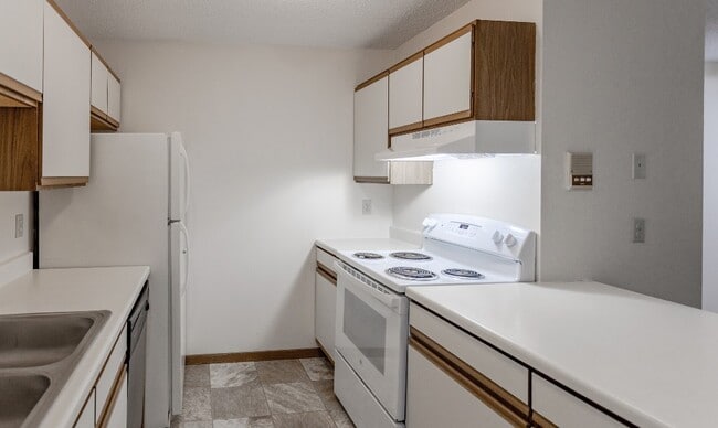 Norway Pines Apartments