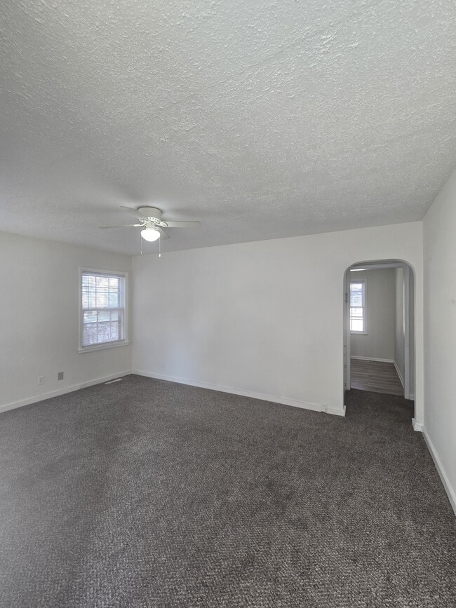 Photo - 1102 Dellrose