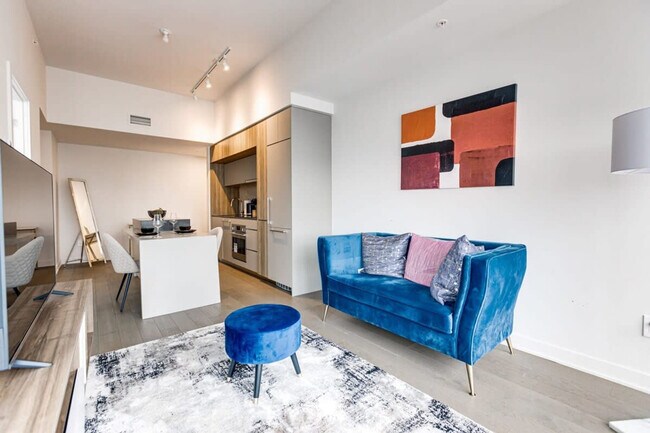 Photo - 1130 Rue Saint-Antoine O Unit FL24-ID1310913P