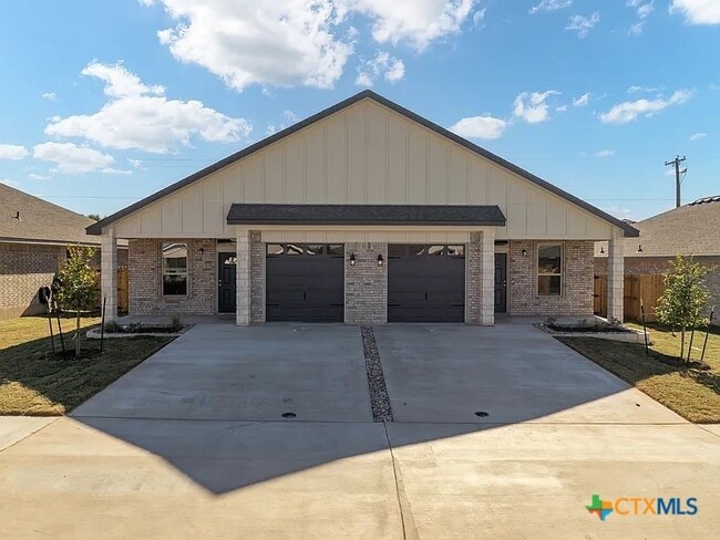 Photo - 5110 Rose Gdn Lp