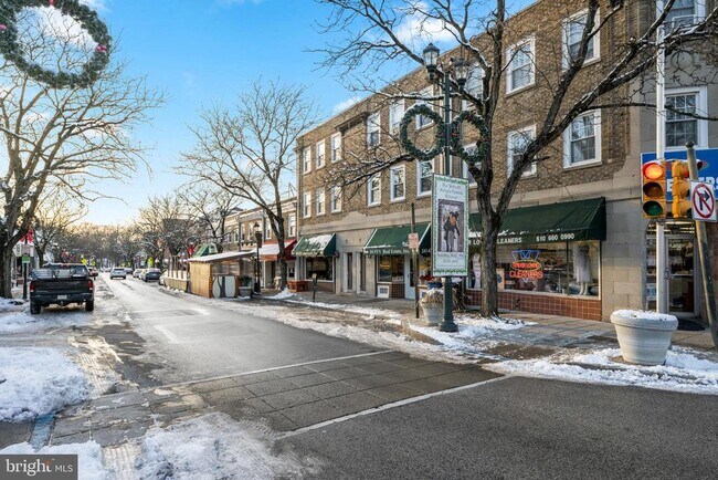 Photo - 36 N Narberth Ave Unidad 1D