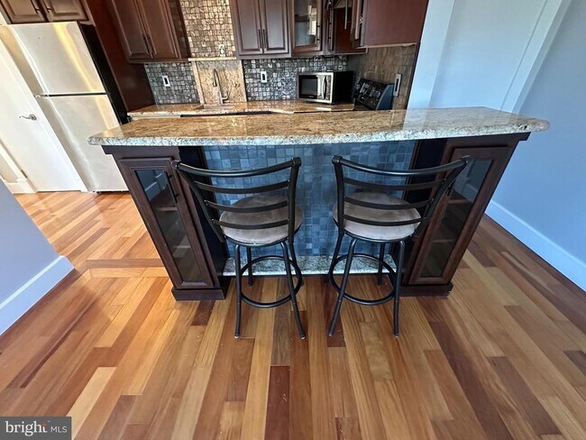 Photo - 1800 Dewitt Ave Unit F