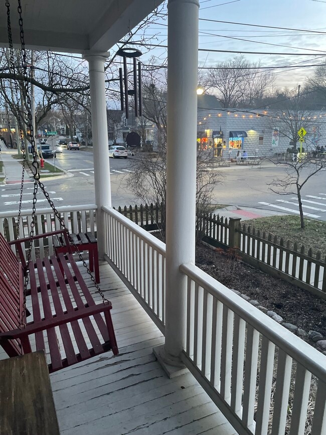 Photo - 563 S Ashley St