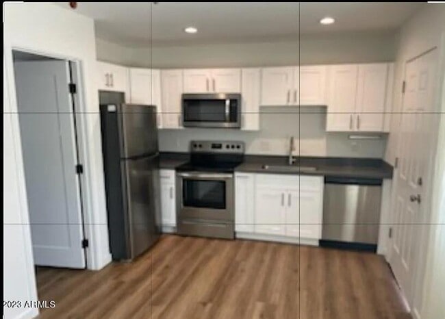 Building Photo - 1522 W Polk St Unit # 2